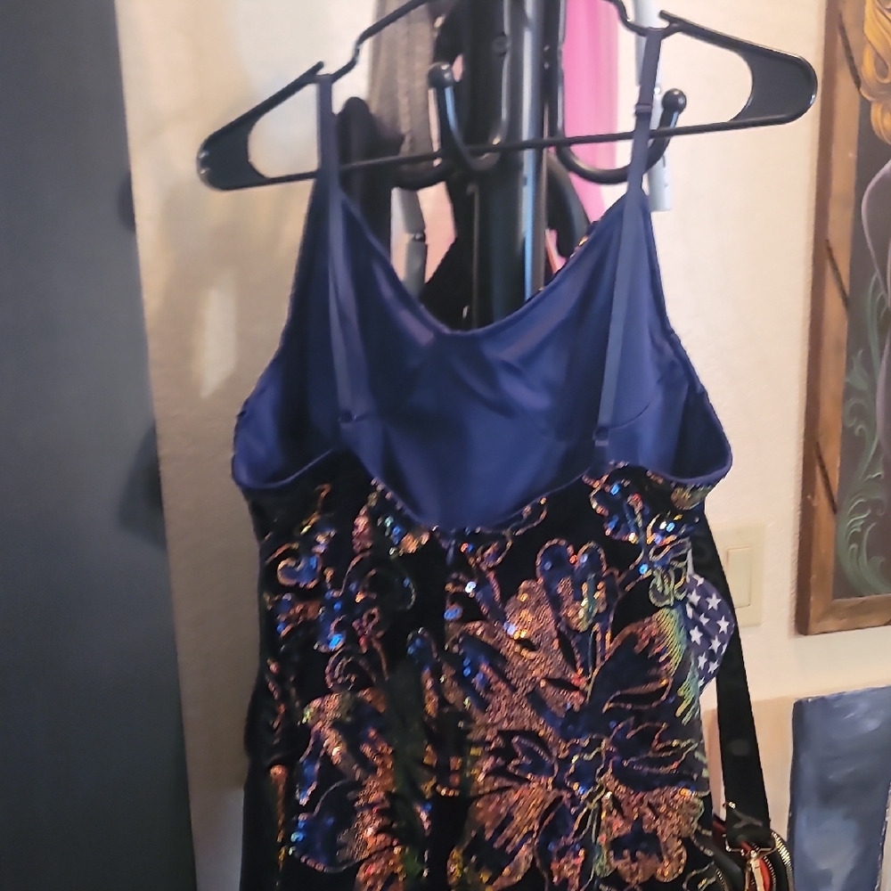 BLack AND ROSEGOLD Spaghetti Strap Backless GOWN - Picture 5 of 8